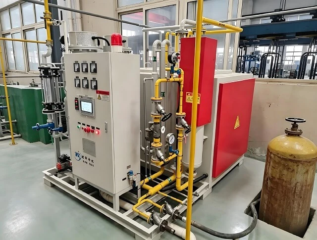 وحدة تكسير الأمونيا الأوتوماتيكية عالية النقاء 40Nm&sup3;/h H2 N2 للغاز المختلط